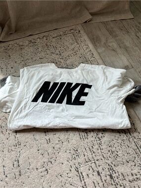 Nike t shirt